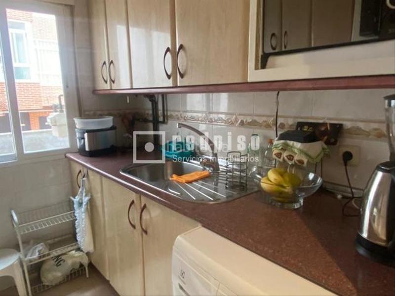 Foto 5ec0fa4d-5180-4dd2-a4e8-44853139e21d. Piso tu hogar te está esperando en Los Rosales Madrid