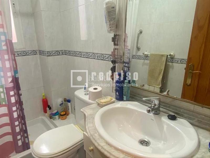Foto ac5d88cd-b7ac-4a1d-9b99-385bbbf79765. Piso tu hogar te está esperando en Los Rosales Madrid