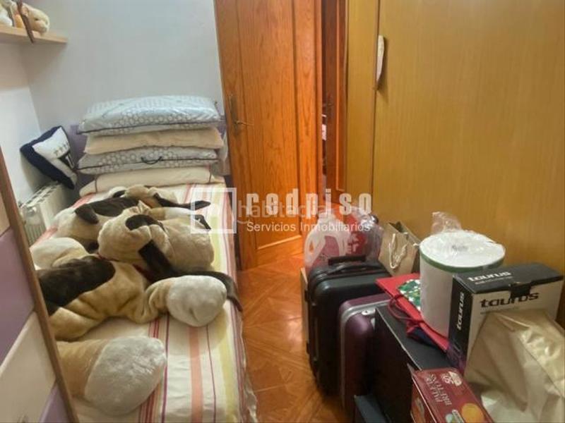 Foto b25b9c16-5aac-41f4-8235-7d0ebd4dbcec. Piso tu hogar te está esperando en Los Rosales Madrid