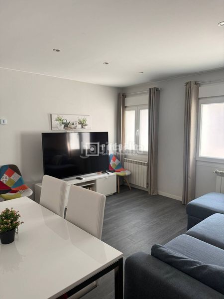 Foto f6dbdc1f-f978-4a34-9d3a-8450dc784b65. Flat with heating in Los Rosales Madrid