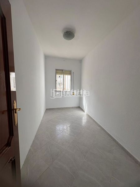 Foto a1a47585-b492-43d3-9a9b-45d86756a020. Pis amb calefacció a Los Rosales Madrid
