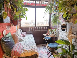 Etagenwohnung in Caballería Española