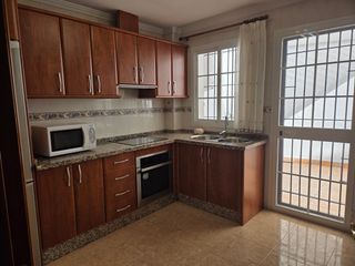 Lloguer Casa  Calle lope de rueda. 4 estudiantes, cerca de universidad teatinos