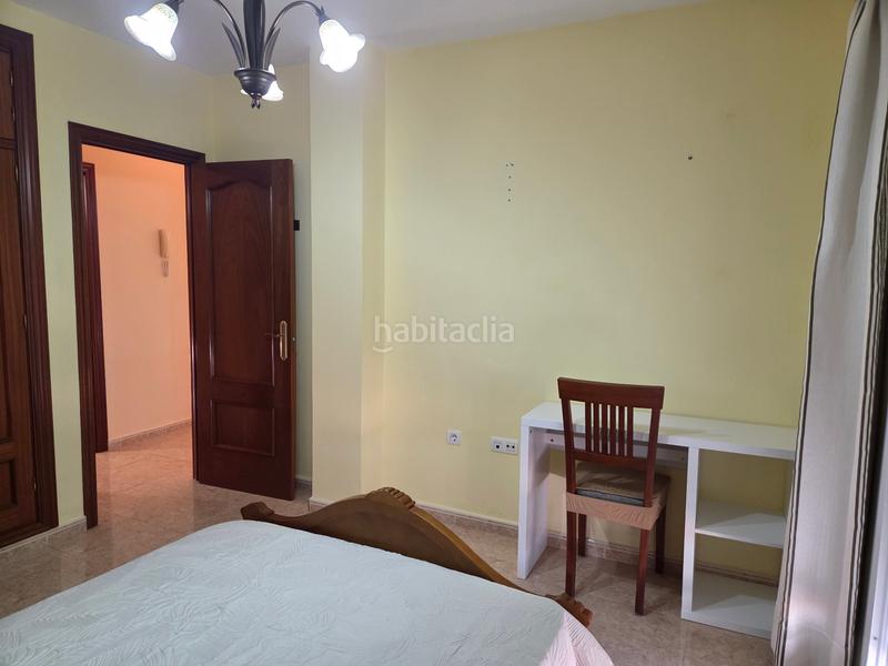 Foto c3f66488-ac7c-4d2b-99f5-1c47754d6673. Rent house with parking in Santa Isabel Málaga