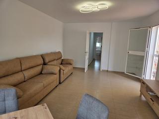 Location Appartement  Calle lope de rueda. Piso estudiantes junto a parada de bus