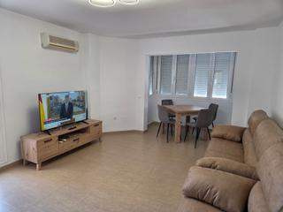 Rent Flat  Calle lope de rueda. Piso estudiantes junto a parada de bus