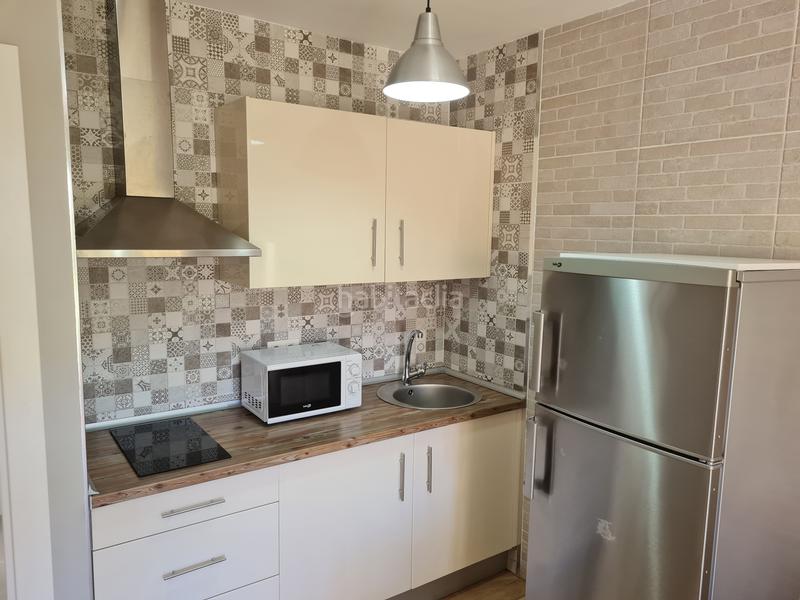 Foto 34127576-b1bf-4cfd-bbb9-e98d1a43e9f1. Alquiler apartamento  centrico con patio y terraza en Málaga
