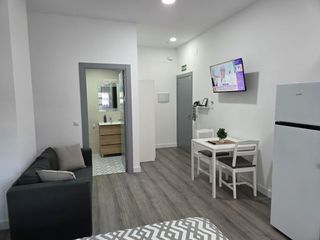 Affitto Piccolo appartamento  Calle lope de rueda. Apartamento vacacional corta estancia de 3 a 6 meses
