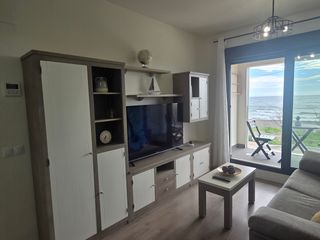 Lloguer Pis  N-340. Piso 1ª línea de playa, vista frontal al mar
