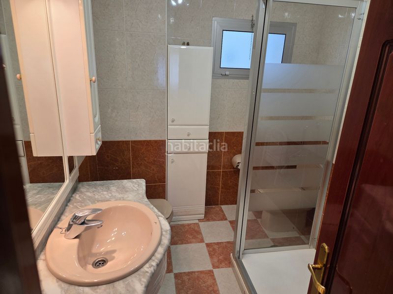 Foto 124b5aff-c0e7-4ff8-9822-f428987d09eb. Rent flat in pasaje aránzazu 4 in Los Castillejos - La Trinidad Málaga