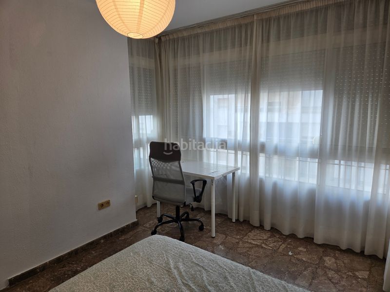 Foto 2b946b45-4d6c-4d90-8d23-2d9fa3dea7de. Rent flat in pasaje aránzazu 4 in Los Castillejos - La Trinidad Málaga