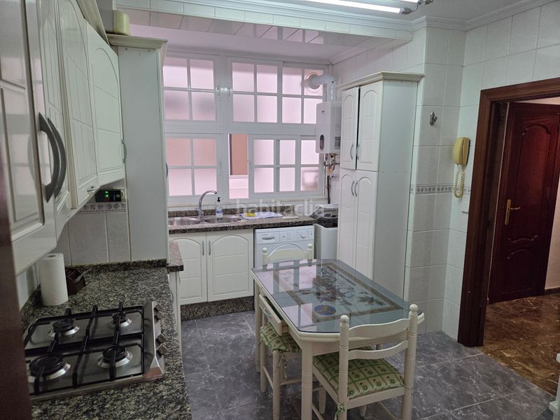 Foto e7f6d568-fb5a-4936-ac49-22c6a1d07e73. Rent flat in pasaje aránzazu 4 in Los Castillejos - La Trinidad Málaga