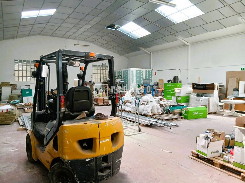 Foto 108a07b1-8674-416a-9eff-69a279436e9d. Local comercial a Humanes de Madrid