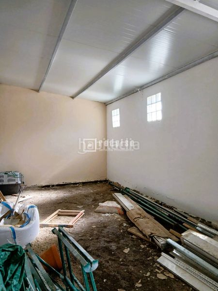 Foto c37fced8-c40e-4bdb-a688-fe701d5bd52a. Local comercial a Humanes de Madrid