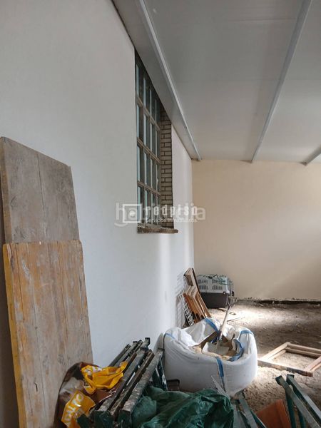 Foto c5c0a132-6254-480b-b8de-1dd8a4b45193. Local comercial a Humanes de Madrid