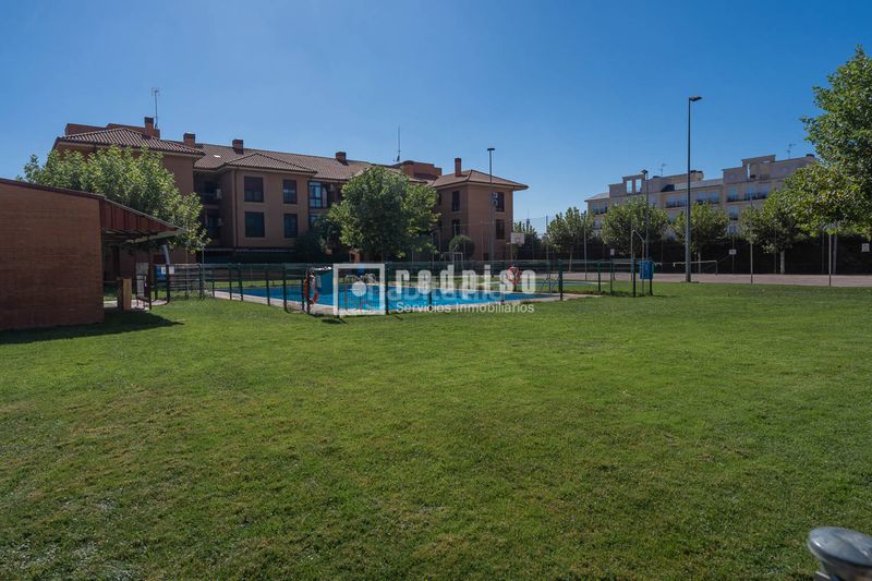 Foto 42336f49-ee26-4cde-97da-a73254ad7b98. Pis amb calefacció aparcament a Humanes de Madrid
