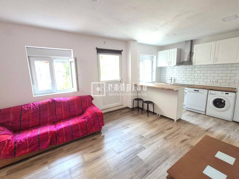 Foto 53b53210-a5d6-4f08-b93e-a57a6f9bbe7b. Local comercial a Opañel Madrid