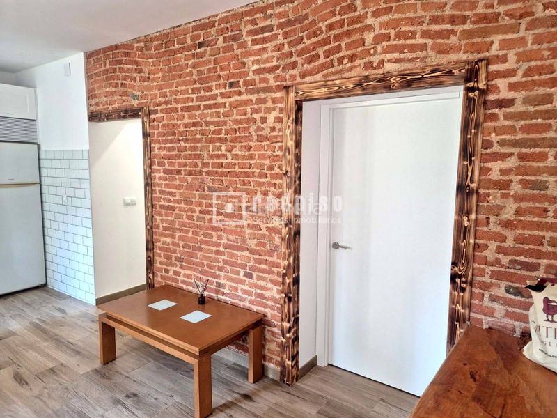 Foto 790bffe0-512b-4076-a7f1-e64a8a4070ed. Local comercial a Opañel Madrid