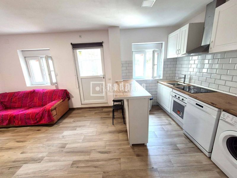 Foto 8c7aeb20-8d05-4bd1-b99b-c43d6e6557f4. Local comercial a Opañel Madrid