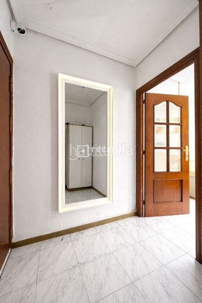 Foto f6cc273e-7797-43ad-bfb1-6ce9aeba0f4c. Pis amb calefacció a Opañel Madrid