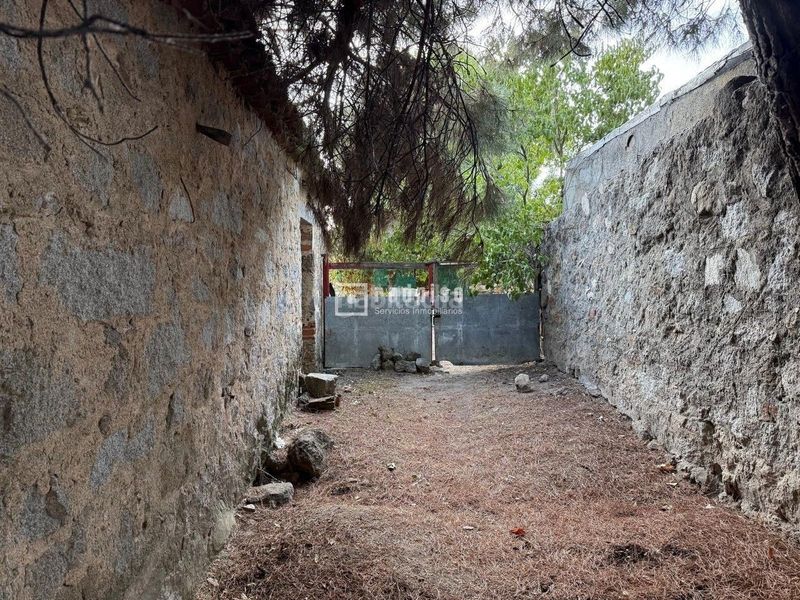 Foto 60f05680-ba4f-4ff8-9c4c-0d74f62dd8ef. Terreny residencial a Valdemorillo pueblo Valdemorillo