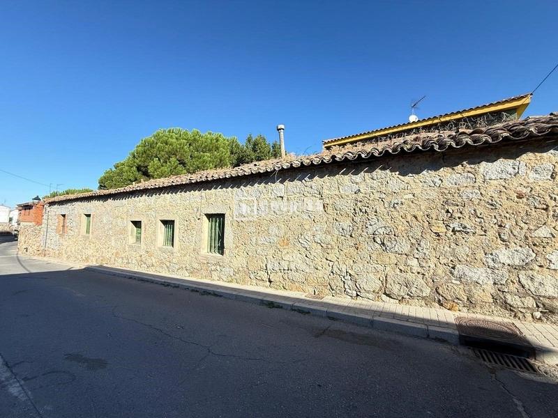 Foto e7eb2827-16f2-44bc-8323-450c16ea53c9. Terreno residencial parcela en venta en Valdemorillo pueblo Valdemorillo