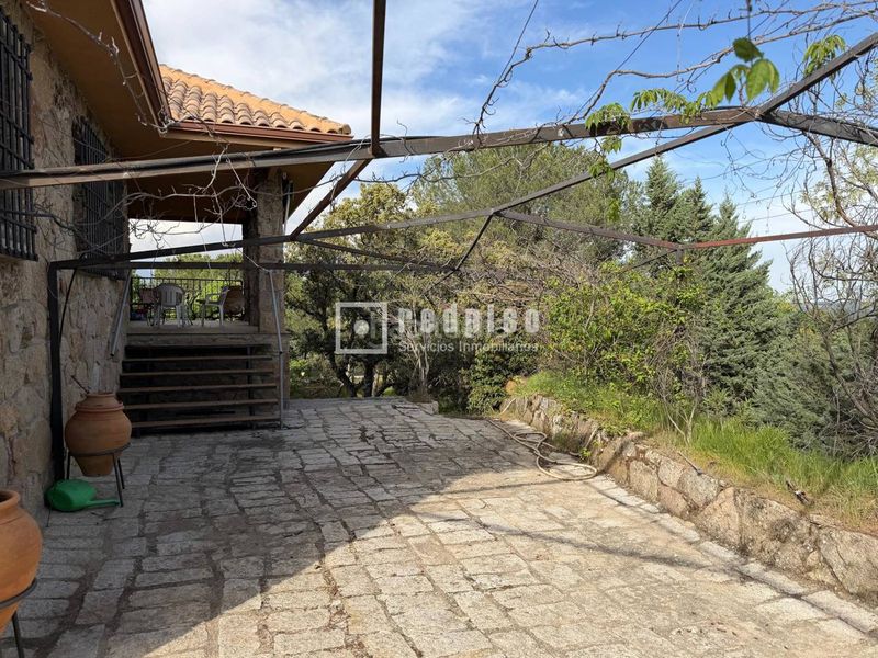 Foto a620b5e5-638a-4d83-aa63-13da6659e769. Xalet amb calefacció aparcament a Mojadillas-Parque de las Infantas-El Paraiso Valdemorillo