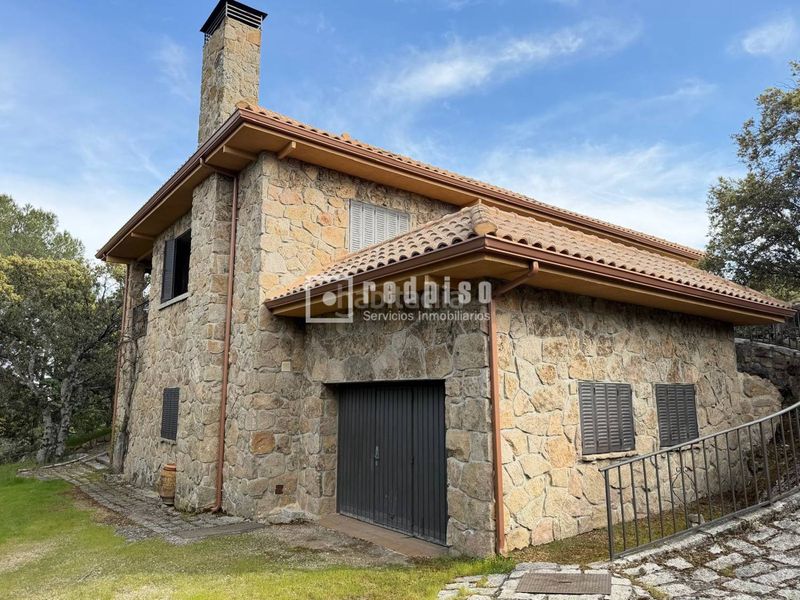 Foto e7530838-6afa-4816-9fe4-78d86a5dffad. Xalet amb calefacció aparcament a Mojadillas-Parque de las Infantas-El Paraiso Valdemorillo