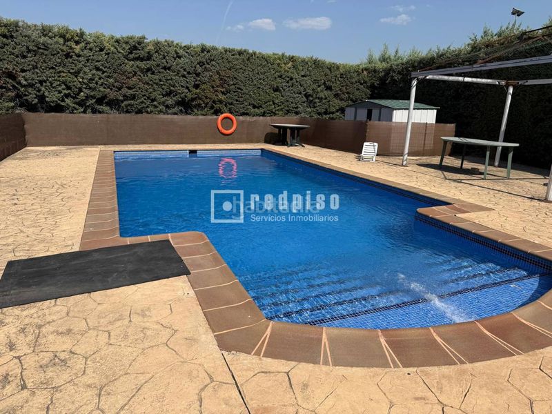 Foto 31614a29-44c2-4ded-a4cc-7b863e719529. Xalet amb calefacció aparcament piscina a Mojadillas-Parque de las Infantas-El Paraiso Valdemorillo