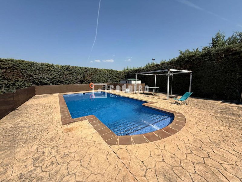 Foto 58a33be8-7a40-4bf2-ae23-149ea4954850. Xalet amb calefacció aparcament piscina a Mojadillas-Parque de las Infantas-El Paraiso Valdemorillo