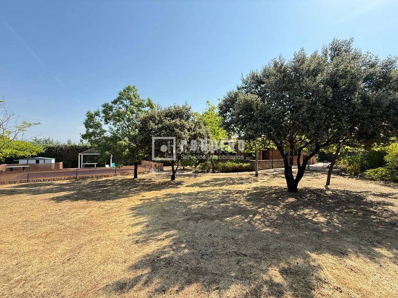 Foto 5962fb44-71a9-4006-b461-6580a582cd93. Xalet amb calefacció aparcament piscina a Mojadillas-Parque de las Infantas-El Paraiso Valdemorillo