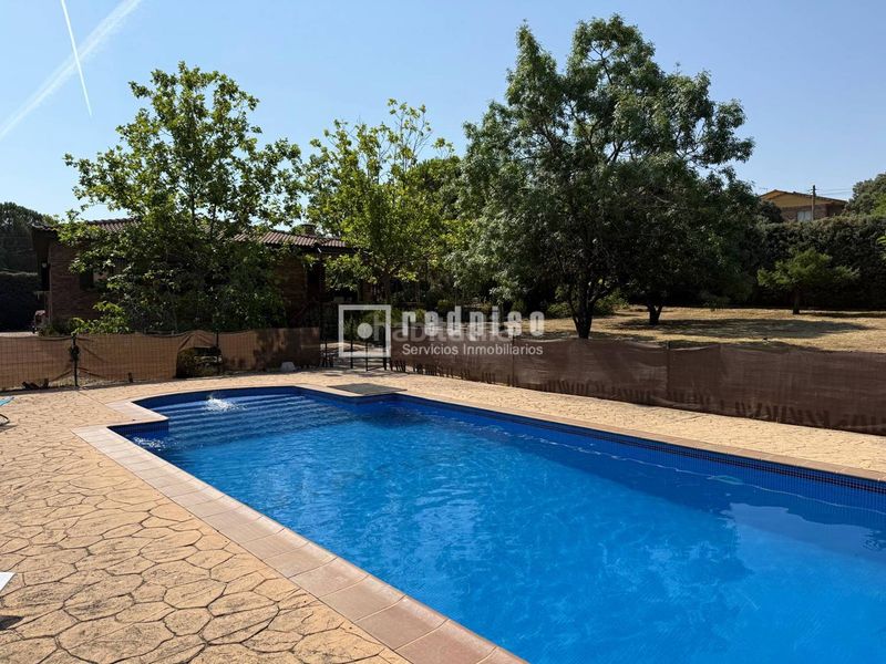 Foto e6cc7dc6-5f24-482d-8e1d-72eeb5c0a4bb. Xalet amb calefacció aparcament piscina a Mojadillas-Parque de las Infantas-El Paraiso Valdemorillo