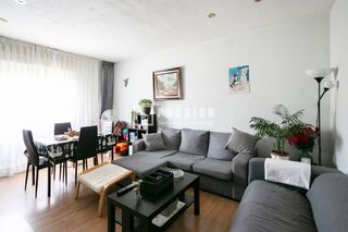 Etagenwohnung in Navalagamella. Piso en navalagamella
