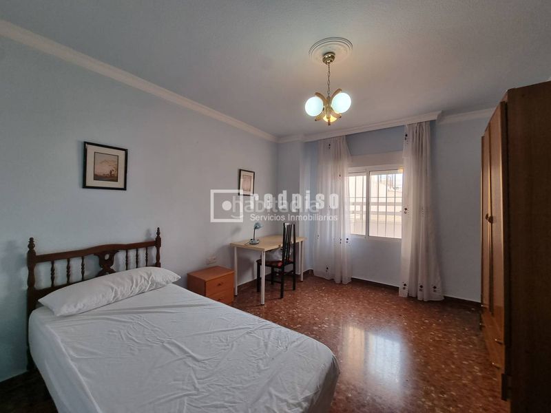 Foto 32aba9e3-48e7-45e9-a076-02326087ffb9. Rent flat in La Trinidad Málaga