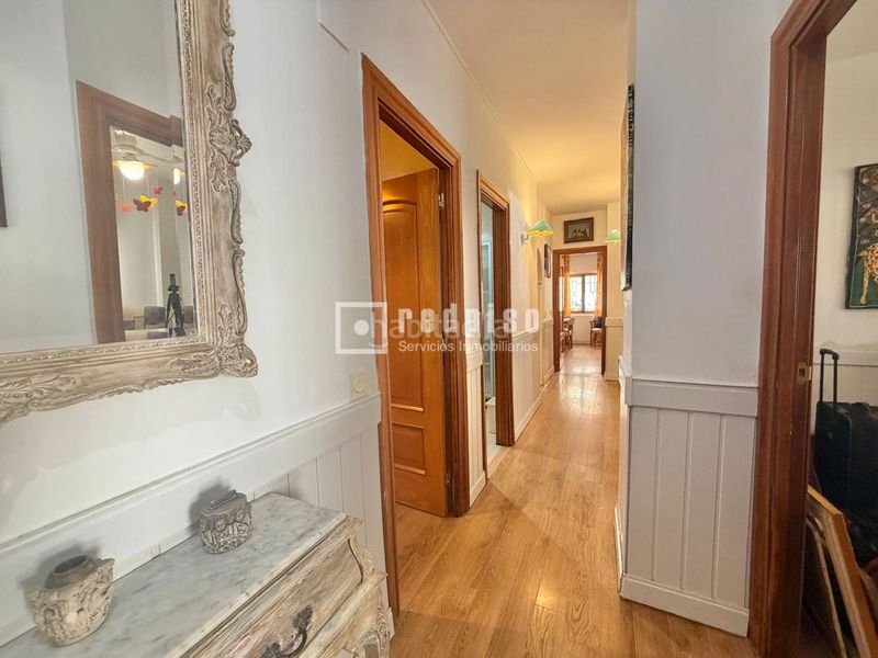 Foto d43019c0-b5df-43e9-b60b-8ae70c178938. Casa amb aparcament a La Trinidad Málaga