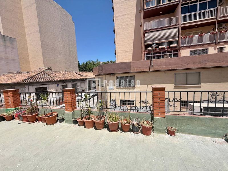 Foto e3e55a77-accd-4e38-a134-d1c30466c7c2. Casa amb aparcament a La Trinidad Málaga