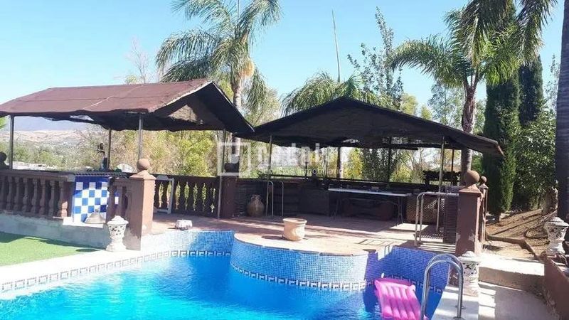 Foto b002f336-9c2b-4028-b6ec-a5f7271f0c98. Casa amb calefacció aparcament piscina a Pizarra