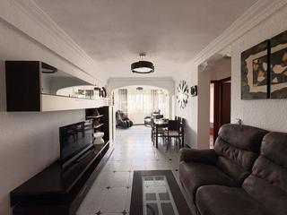 Pis  Gaucin. Amplio piso con vistas despejadas a la ciudad de málaga