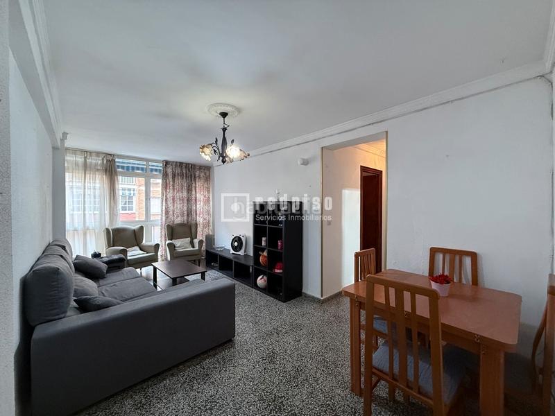 Foto 733c09b3-6df8-4ea0-9fb3-71e0b33576d6. Piso gran oportunidad en la luz orientación sur en Málaga