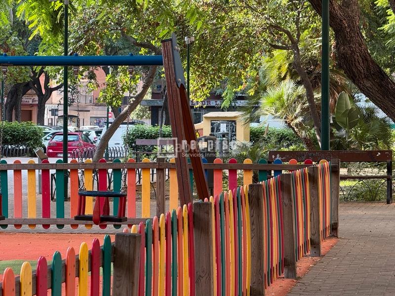 Foto d39791ec-30ea-47ff-a9b2-5f6226cd2a21. Piso gran oportunidad en la luz orientación sur en Málaga