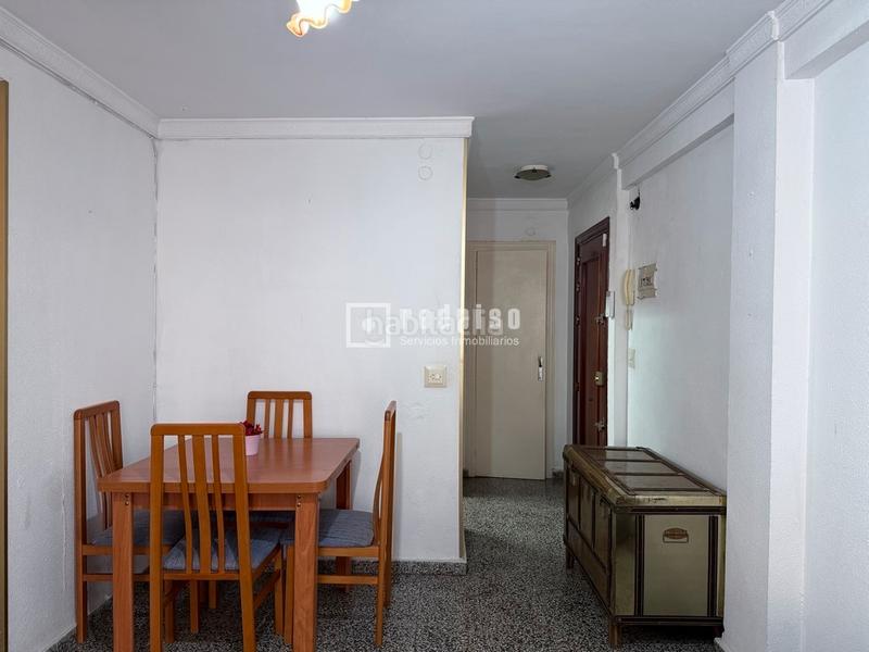 Foto e52893c9-58bf-4790-8159-ccafb597871b. Piso gran oportunidad en la luz orientación sur en Málaga