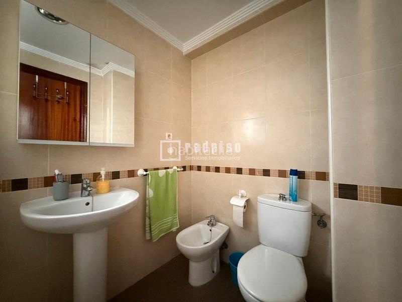 Foto 1b10772b-04aa-4a79-8c48-29bd0bbe25a9. Piso  en una emblemática barriada, ven a verlo! en Málaga