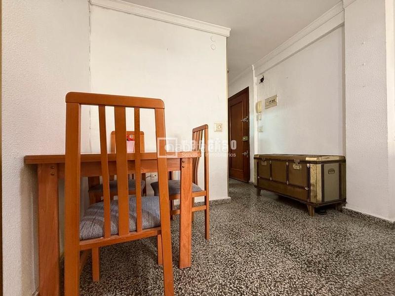 Foto fee73a26-2d1f-494a-b916-29873b7ef20b. Piso  en una emblemática barriada, ven a verlo! en Málaga