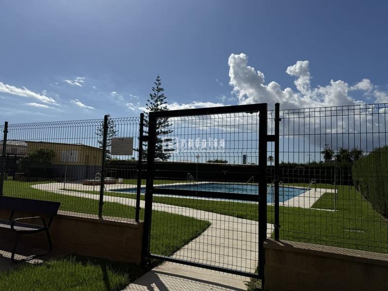 Foto e2ef55e5-22a0-4d5c-8337-94b01e4584c9. Appartement avec parking piscine dans Puerta Blanca Málaga