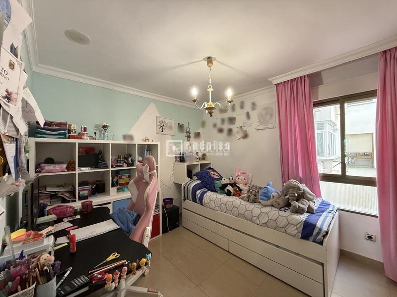 Foto 1997c5c1-4dc2-4c68-b824-ec272ce395f4. Pis amb calefacció aparcament piscina a Puerta Blanca Málaga