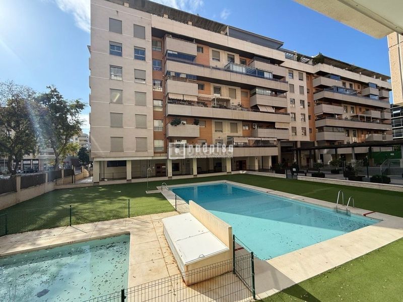 Foto fb0145b3-5310-4f8d-b6a9-fefc2ec90180. Pis amb calefacció piscina a Martín Carpena - Torre del Río Málaga