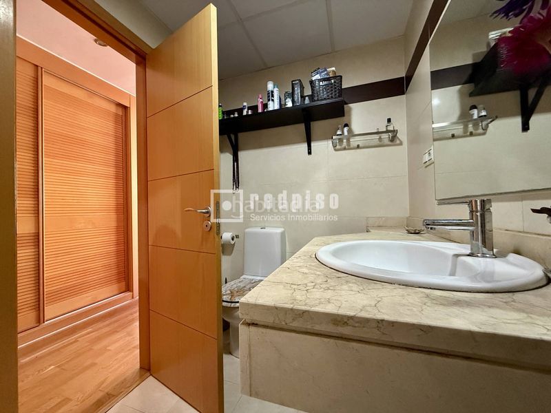 Foto 0f3a7c98-6658-4871-9652-38b4a37e3a2e. Pis amb aparcament piscina a Martín Carpena - Torre del Río Málaga