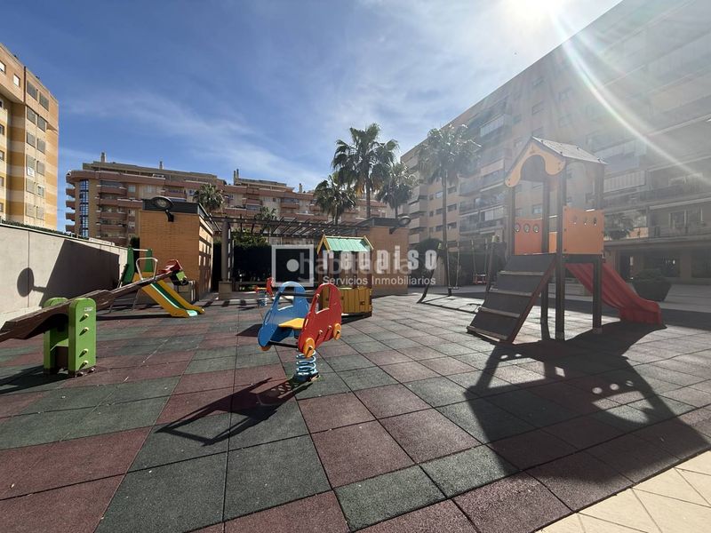 Foto eb940beb-c520-4eb1-9d83-054492323609. Pis amb aparcament piscina a Martín Carpena - Torre del Río Málaga