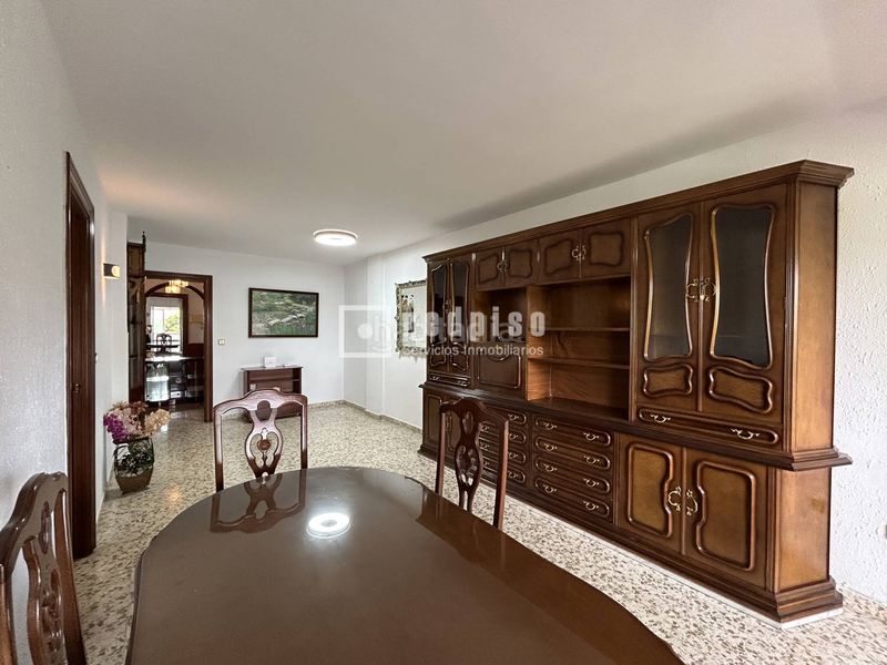 Foto 0e8a8b80-4002-461a-b1ee-9c0827224389. Flat with parking in Los Guindos - Parque Mediterráneo - Santa Paula Málaga