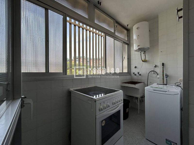 Foto d6905c6a-f979-4903-a9ba-a0fe46c0a7e9. Flat with parking in Los Guindos - Parque Mediterráneo - Santa Paula Málaga